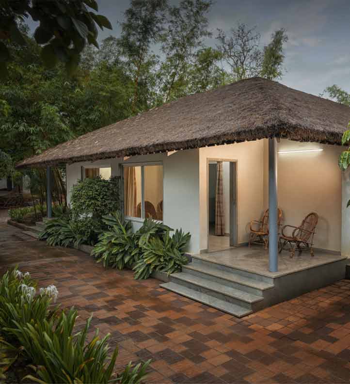 Whistling Woodzs twin cottage thumb