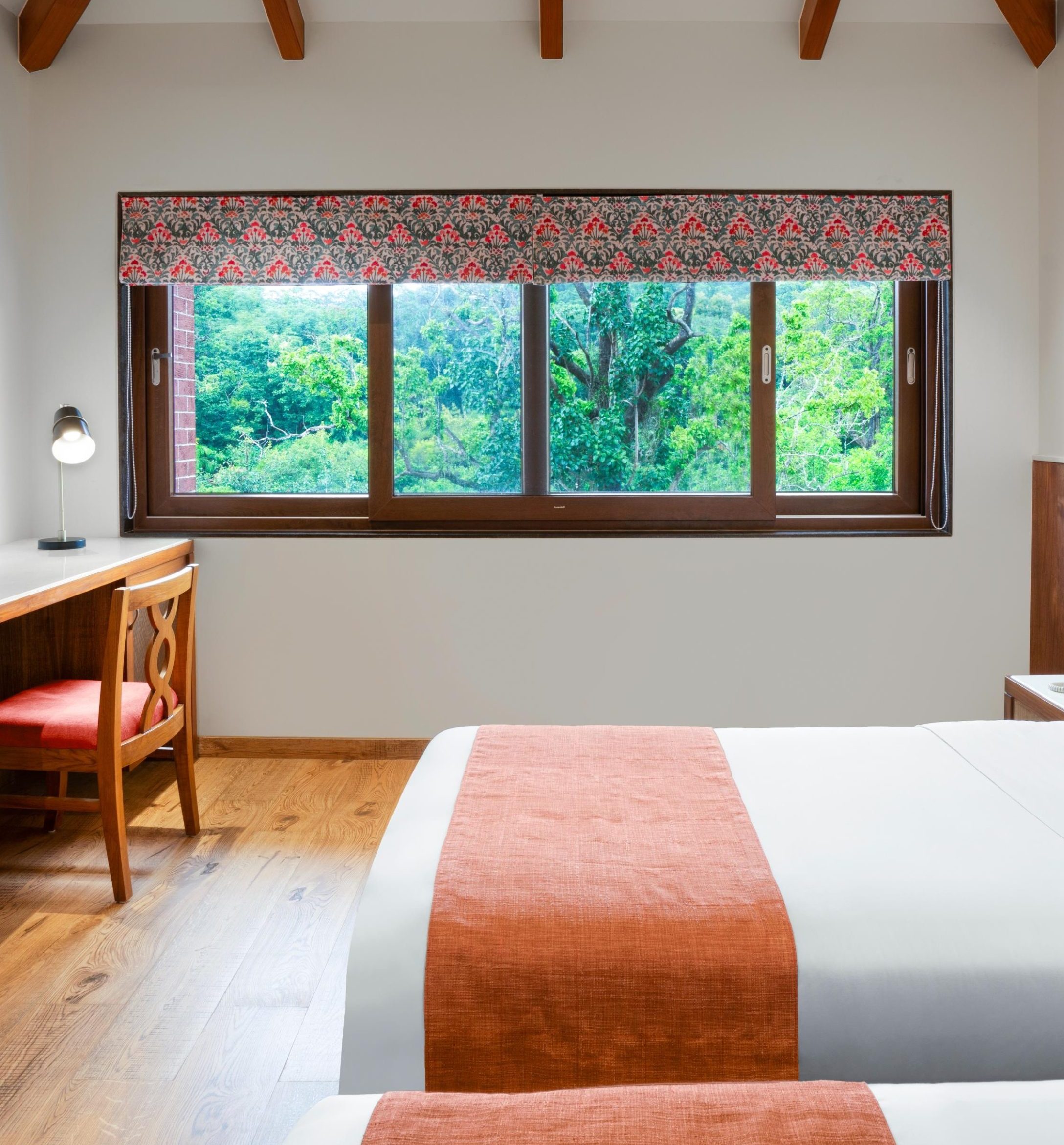 Executive Room Twin Bed 2 1 scaled e1728322964297